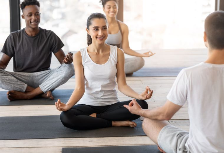 RYT200コースのリードトレーナーを行うRYT500ヨガインストラクター