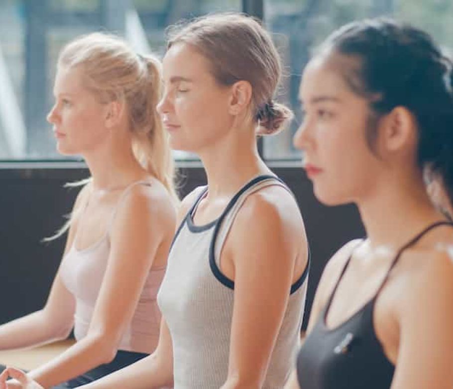 ワークショップを渡り歩いてヨガ講師になる女性